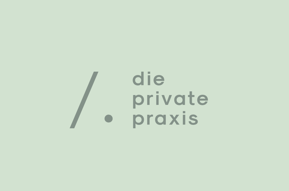 The official minimalist logo of die private praxis featuring a slash and dot symbol on a light green background
